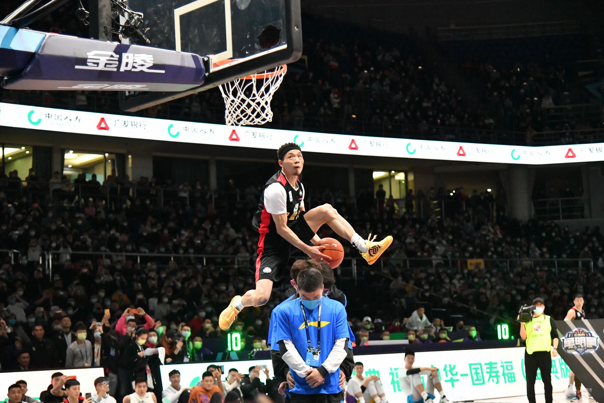 使其他队伍 使其他队伍